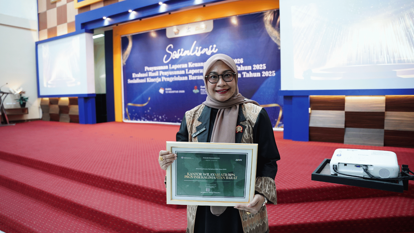 Kanwil BPN Kalbar Raih Penghargaan Mitra Penyelesaian Sertipikasi BMN Tahun 2025